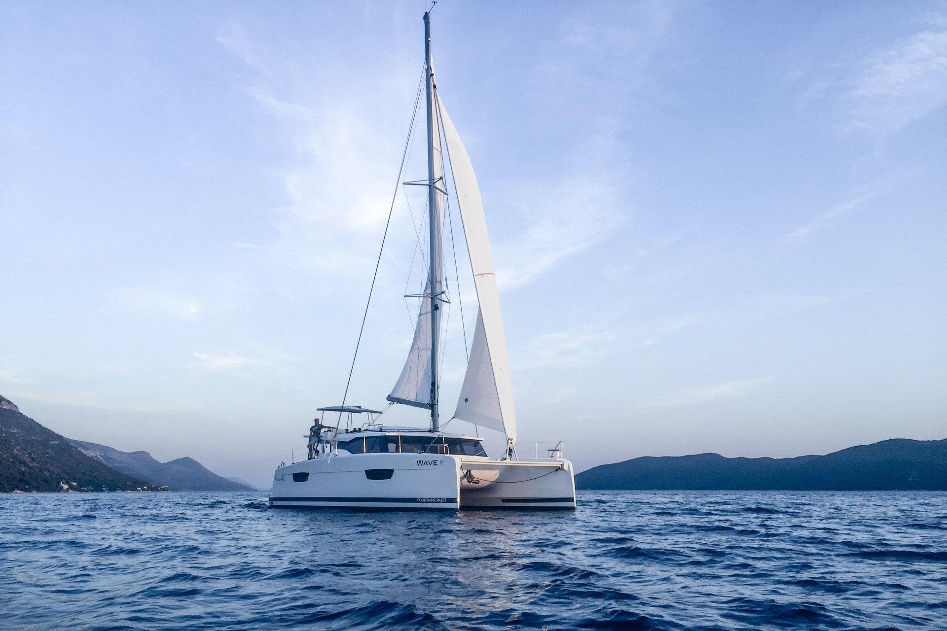 Fountaine Pajot Astrea 42 - Wave, picture 4