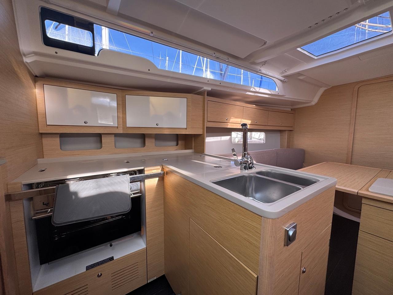 Dufour 37 - 2 cab. - Thais, picture 5