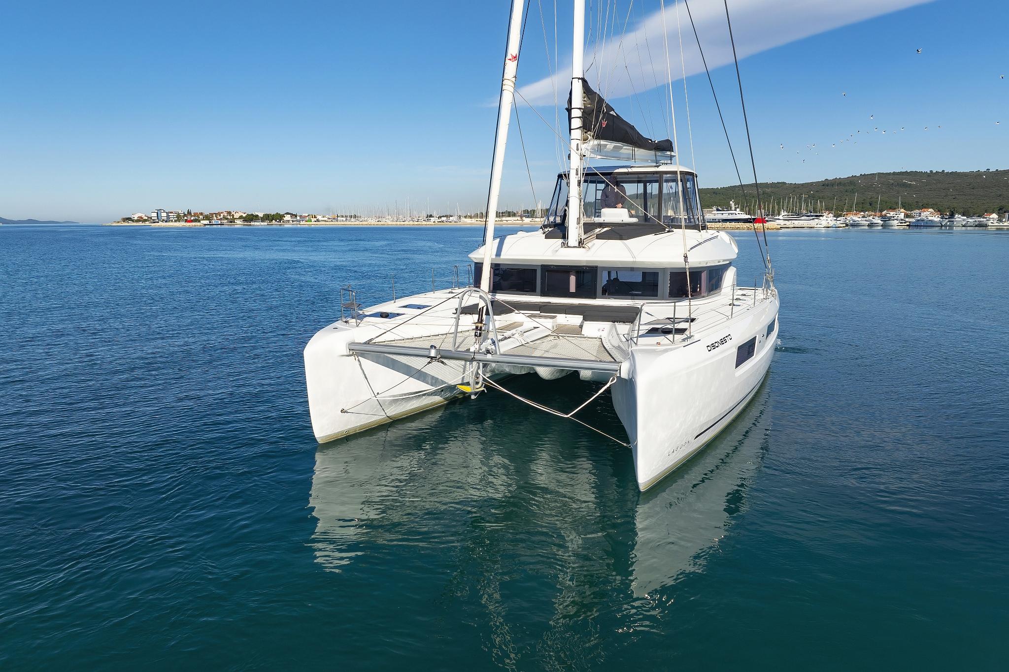 Lagoon 51 - 6 + 1 cab., picture 3