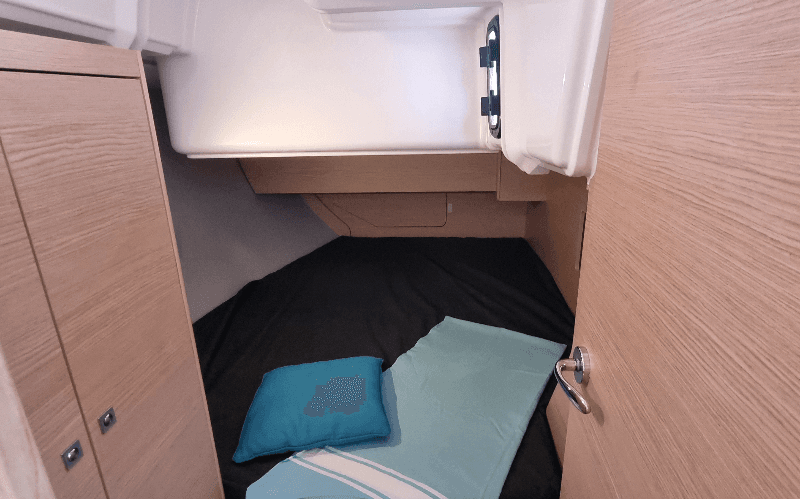 Dufour 37 - 3 cab., picture 9