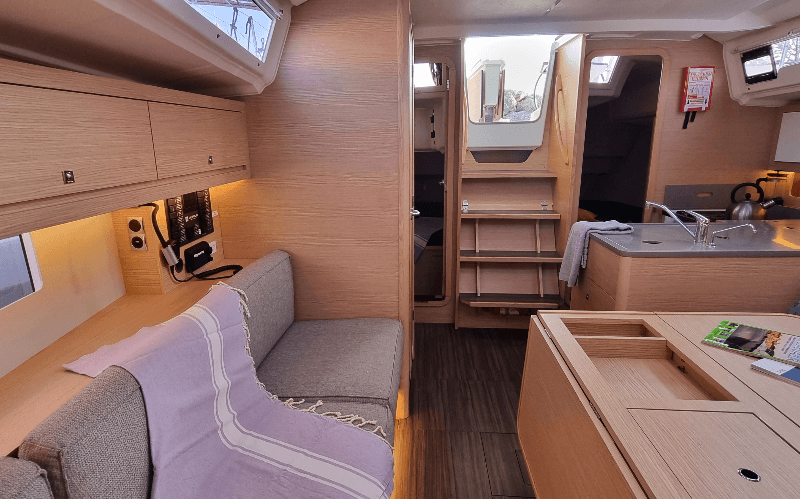 Dufour 37 - 3 cab., picture 5