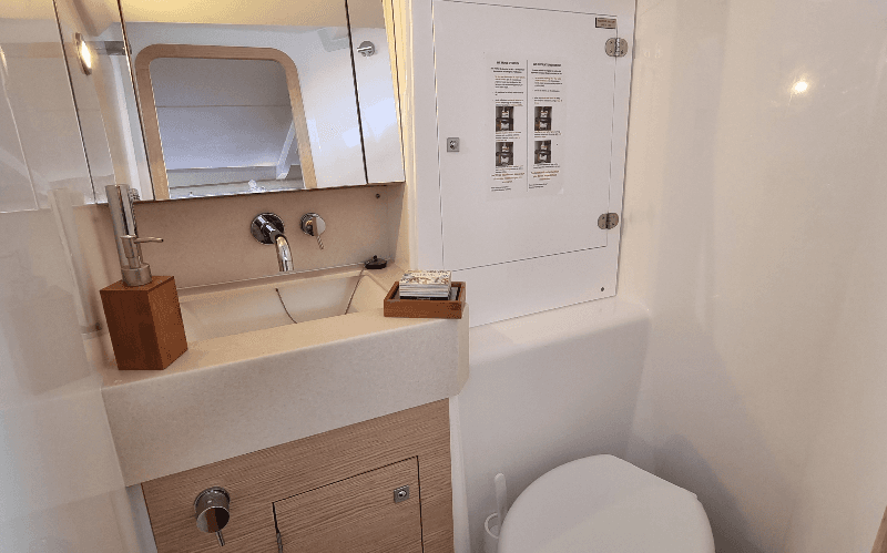 Dufour 37 - 3 cab., picture 11