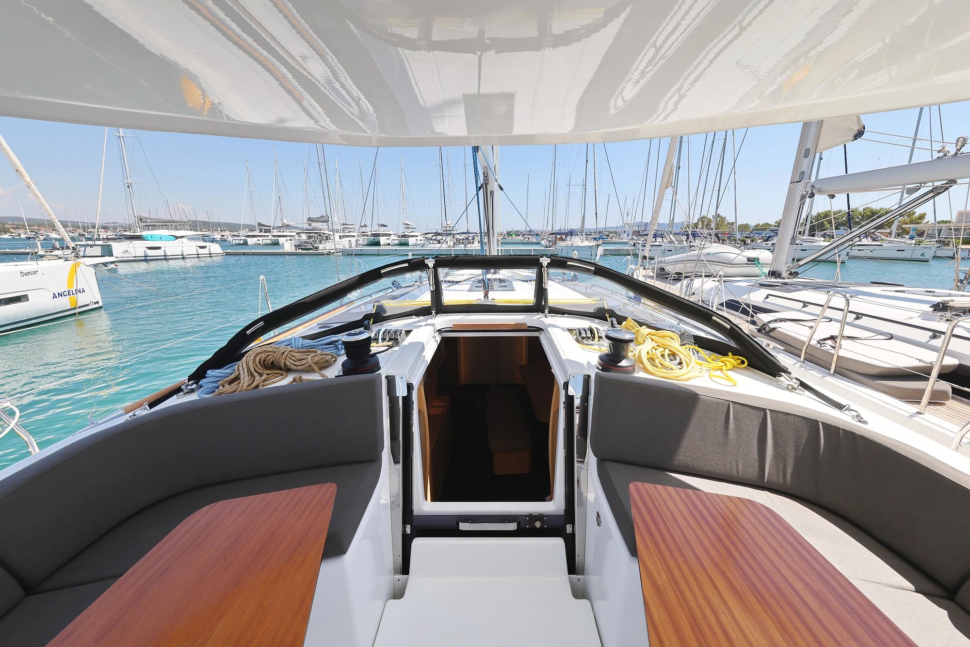 Dufour 48, picture 3