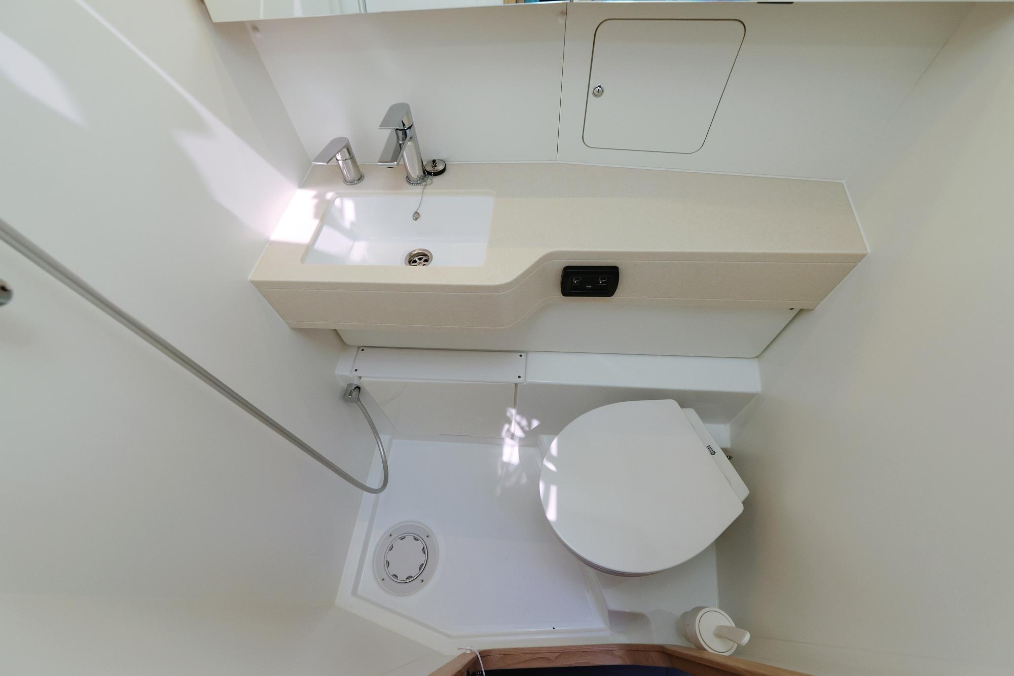 Dufour 48, picture 28