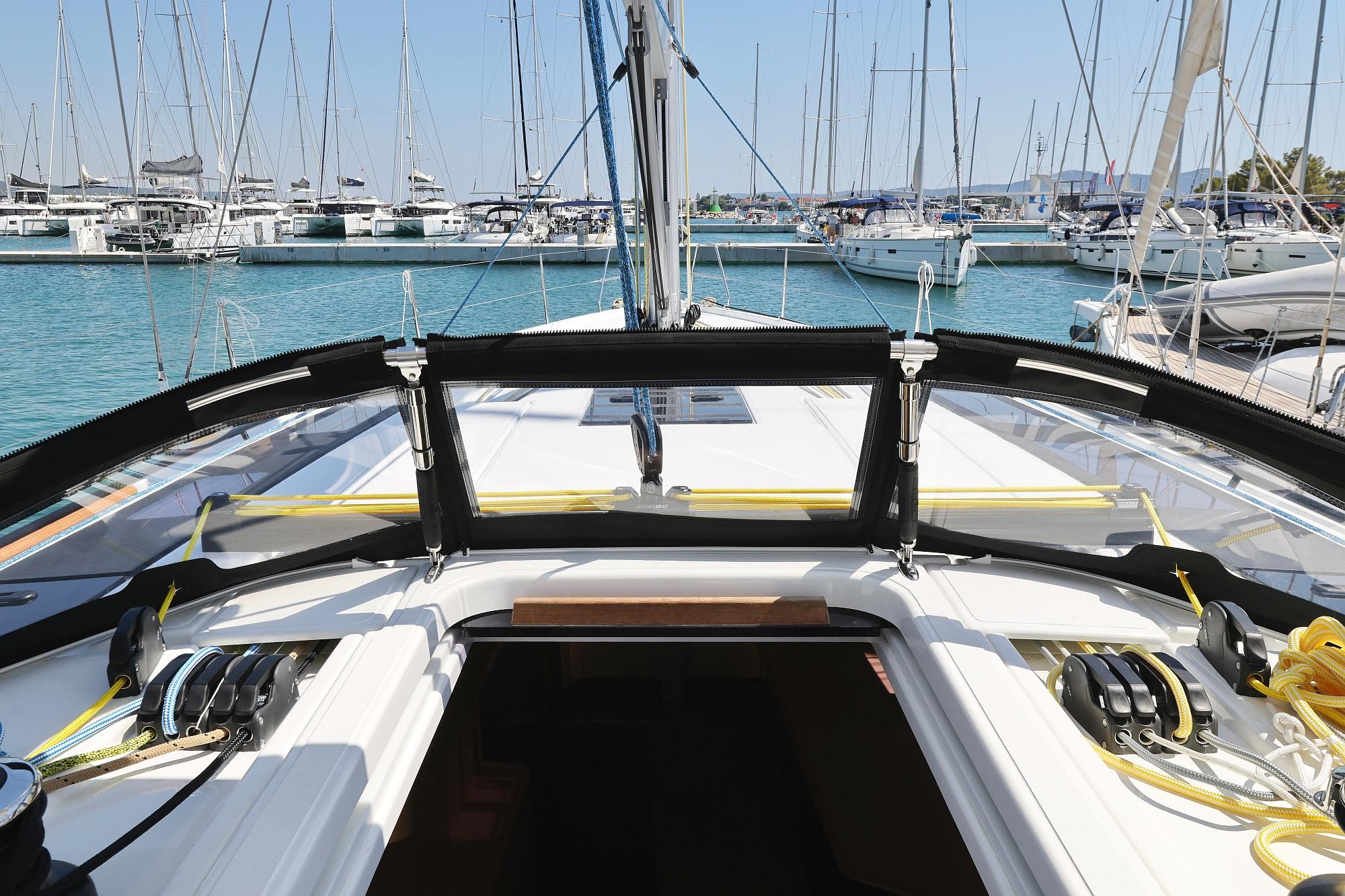 Dufour 48, picture 4