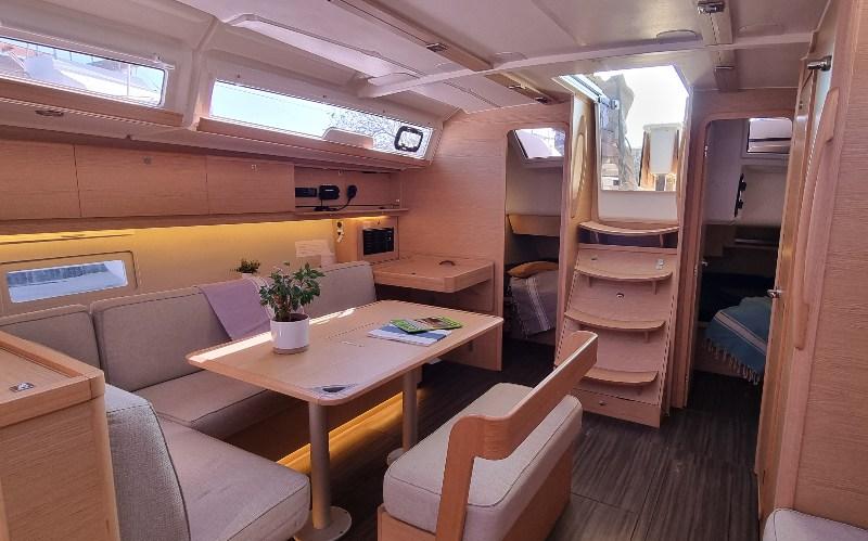 Dufour 430 - 3 cab., picture 8