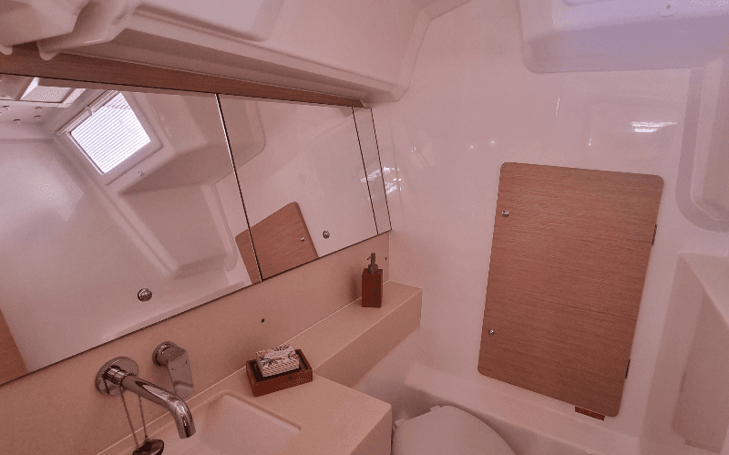 Dufour 37 - 2 cab., picture 11
