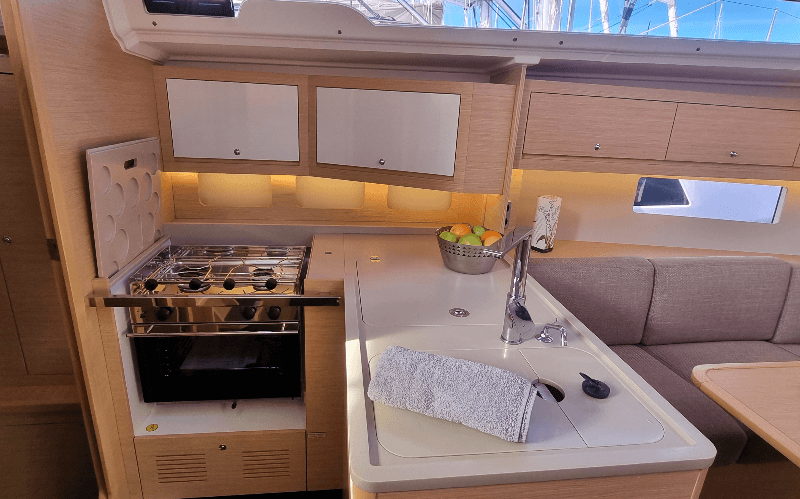 Dufour 37 - 2 cab., picture 8