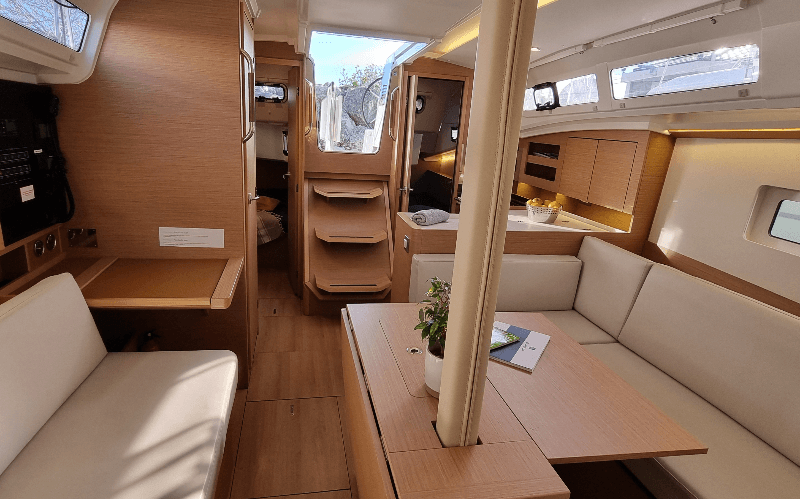 Sun Odyssey 380 - 3 cab., picture 6