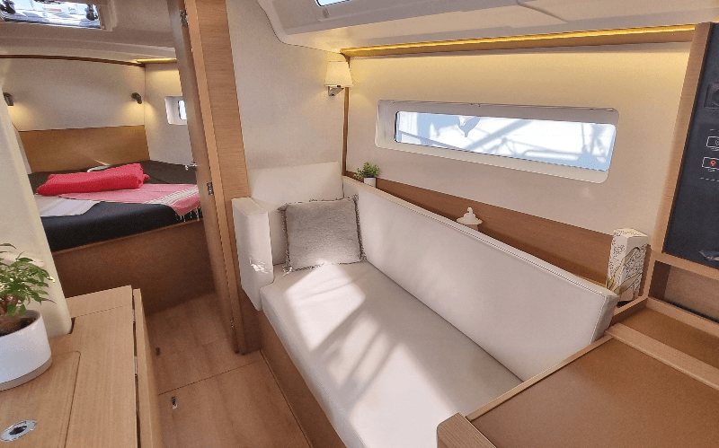 Sun Odyssey 380 - 3 cab., picture 7