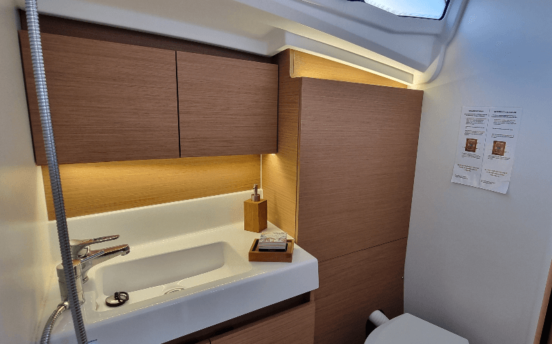 Sun Odyssey 380 - 3 cab., picture 11