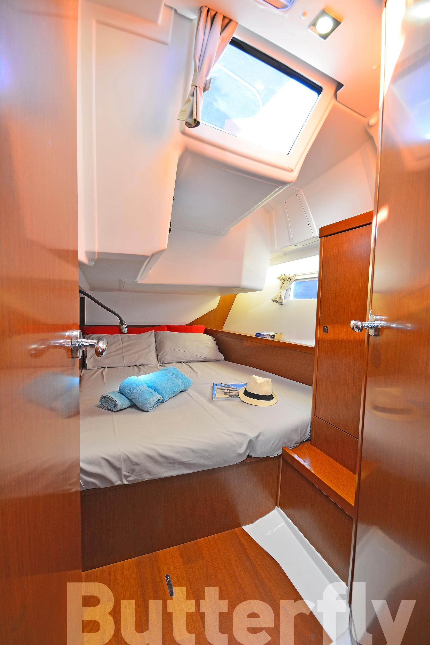 Oceanis 45 - 4 cab. - Butterfly, picture 3