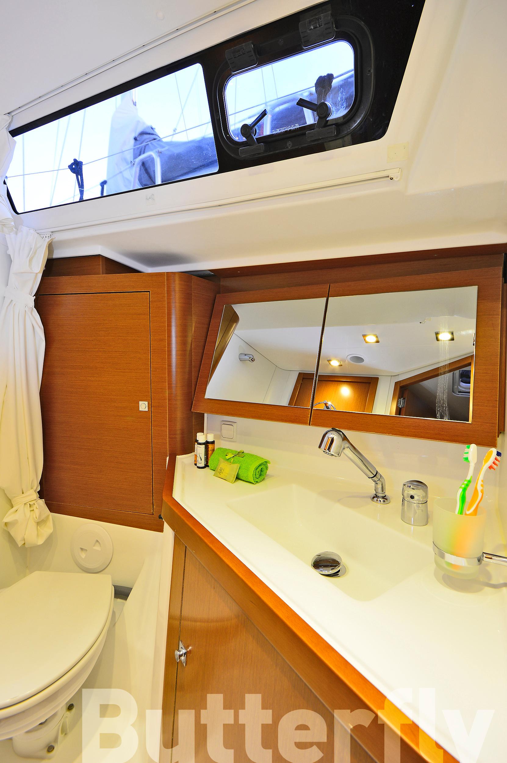 Oceanis 45 - 4 cab. - Butterfly, picture 21