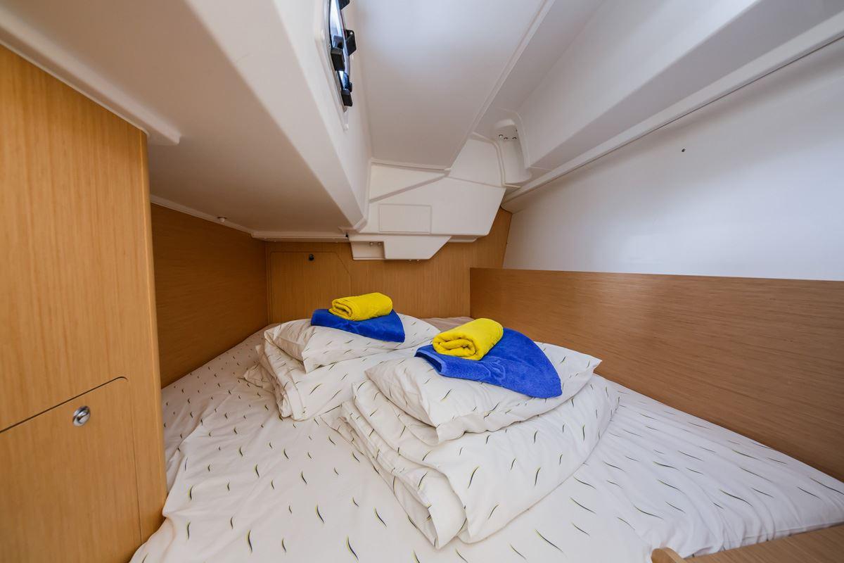 Oceanis 38.1, picture 9