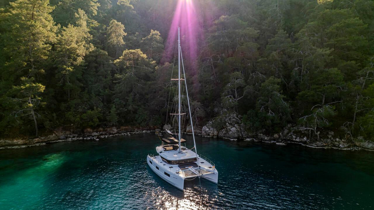 Lagoon 46 - 4 + 2 cab., picture 3