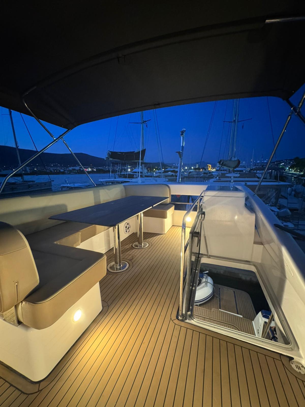 Bavaria Virtess 420 Fly, picture 12