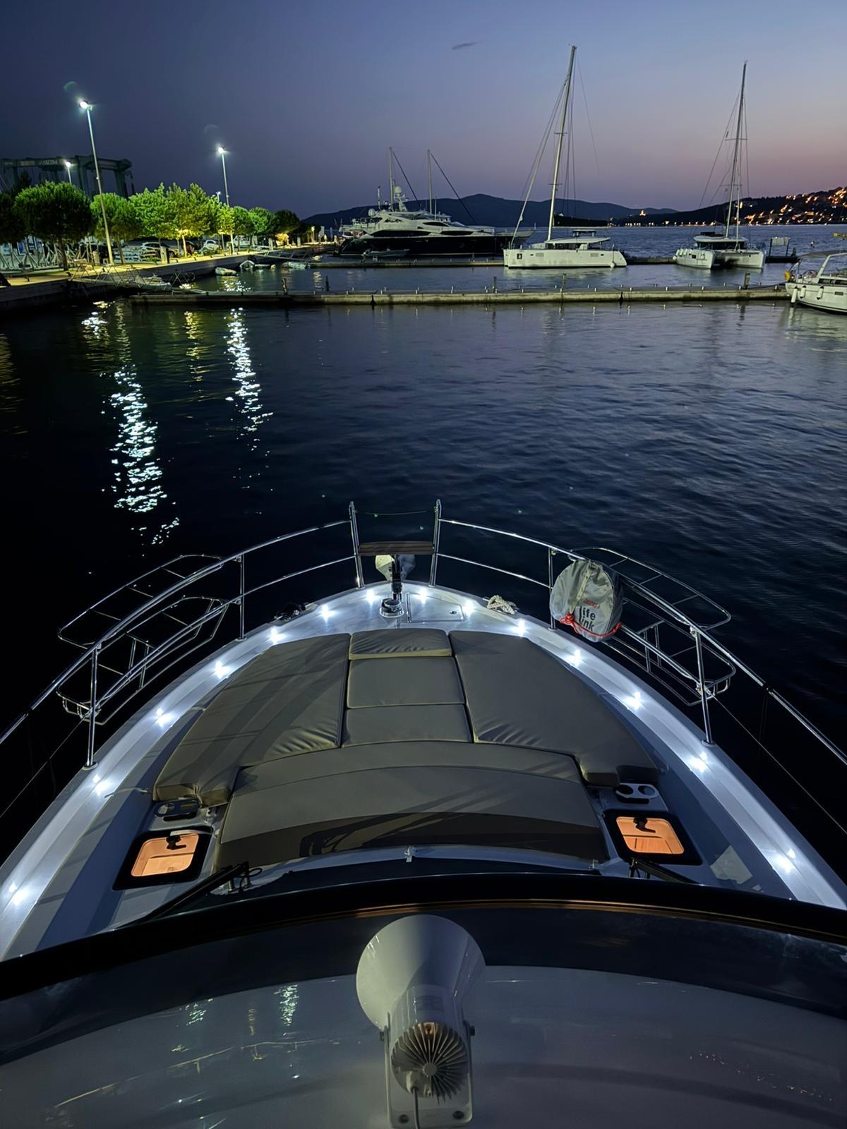 Bavaria Virtess 420 Fly, picture 11