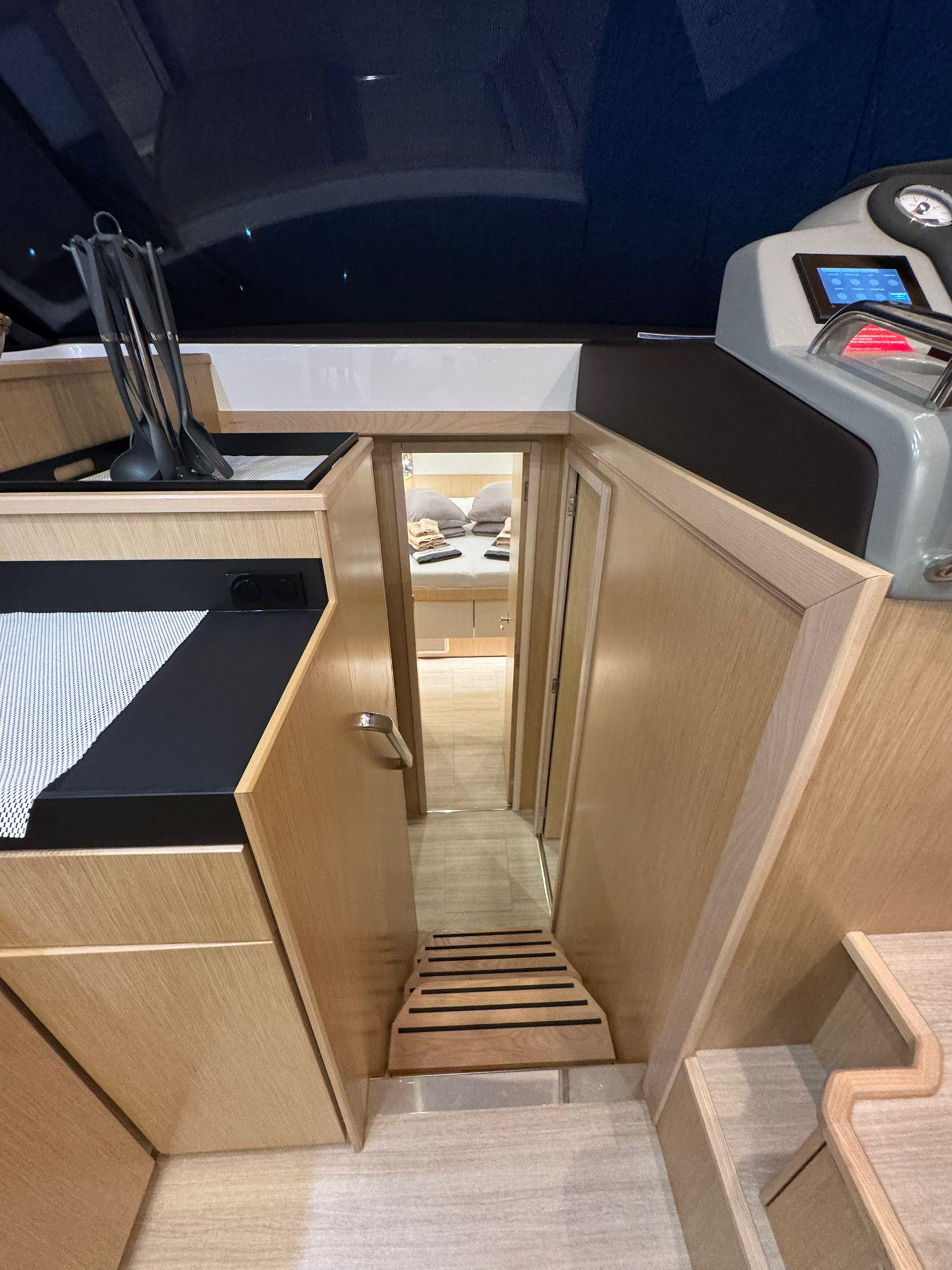 Bavaria Virtess 420 Fly, picture 15