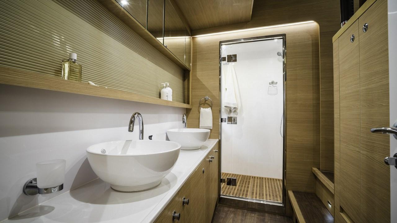 Aquila 54 - 4 + 2 cab. - By My Side, picture 22