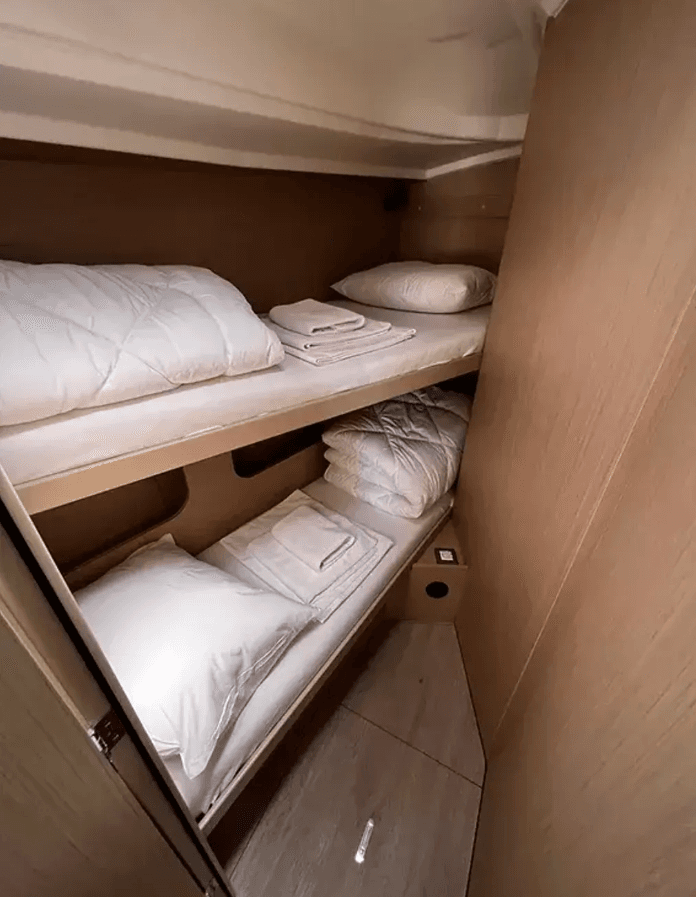 Oceanis 40.1, picture 7