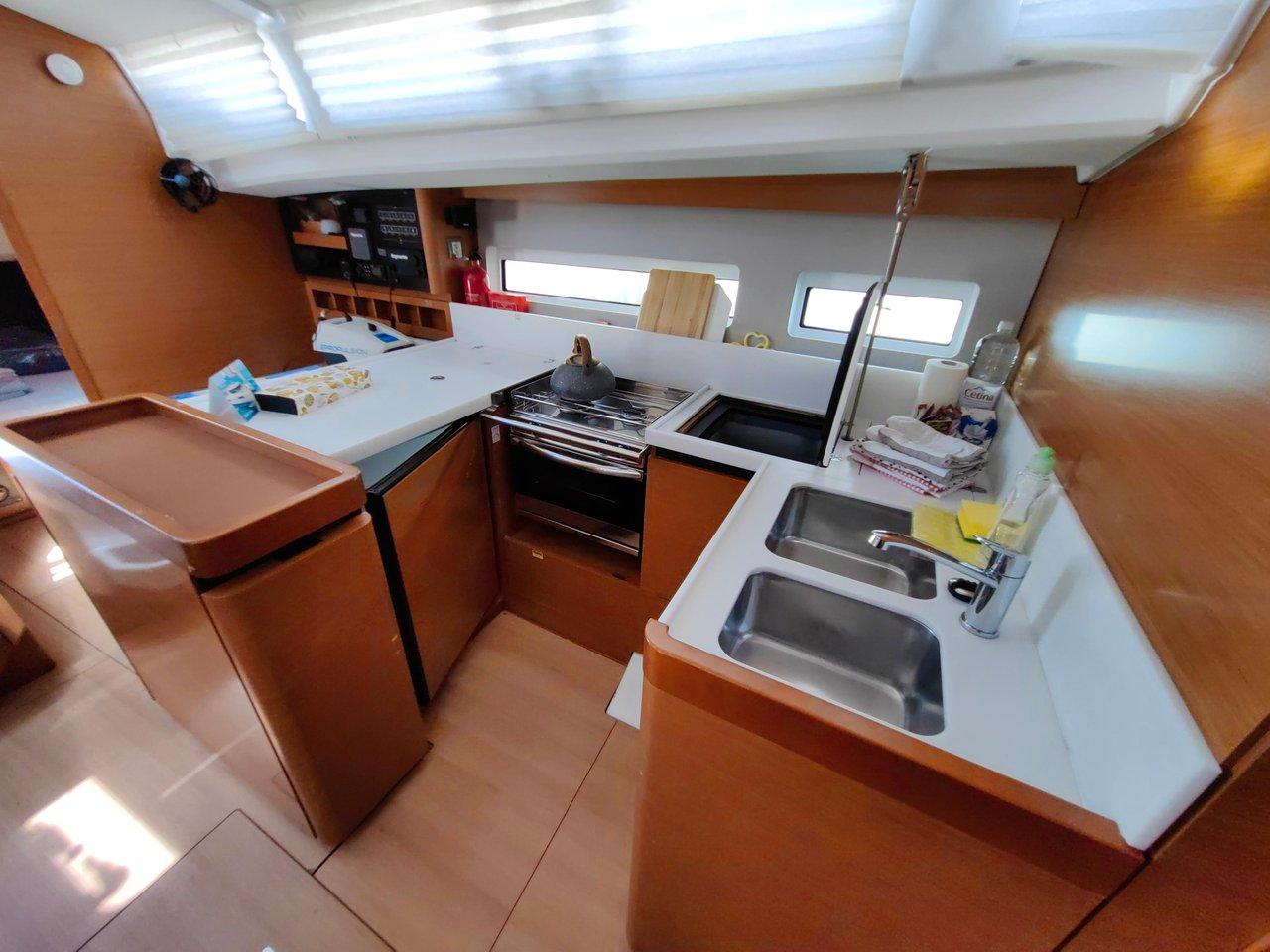 Sun Odyssey 440 - 4 cab., picture 12