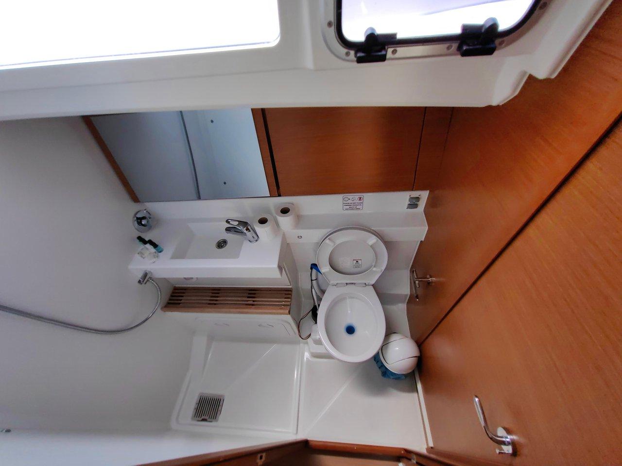Sun Odyssey 440 - 4 cab., picture 22