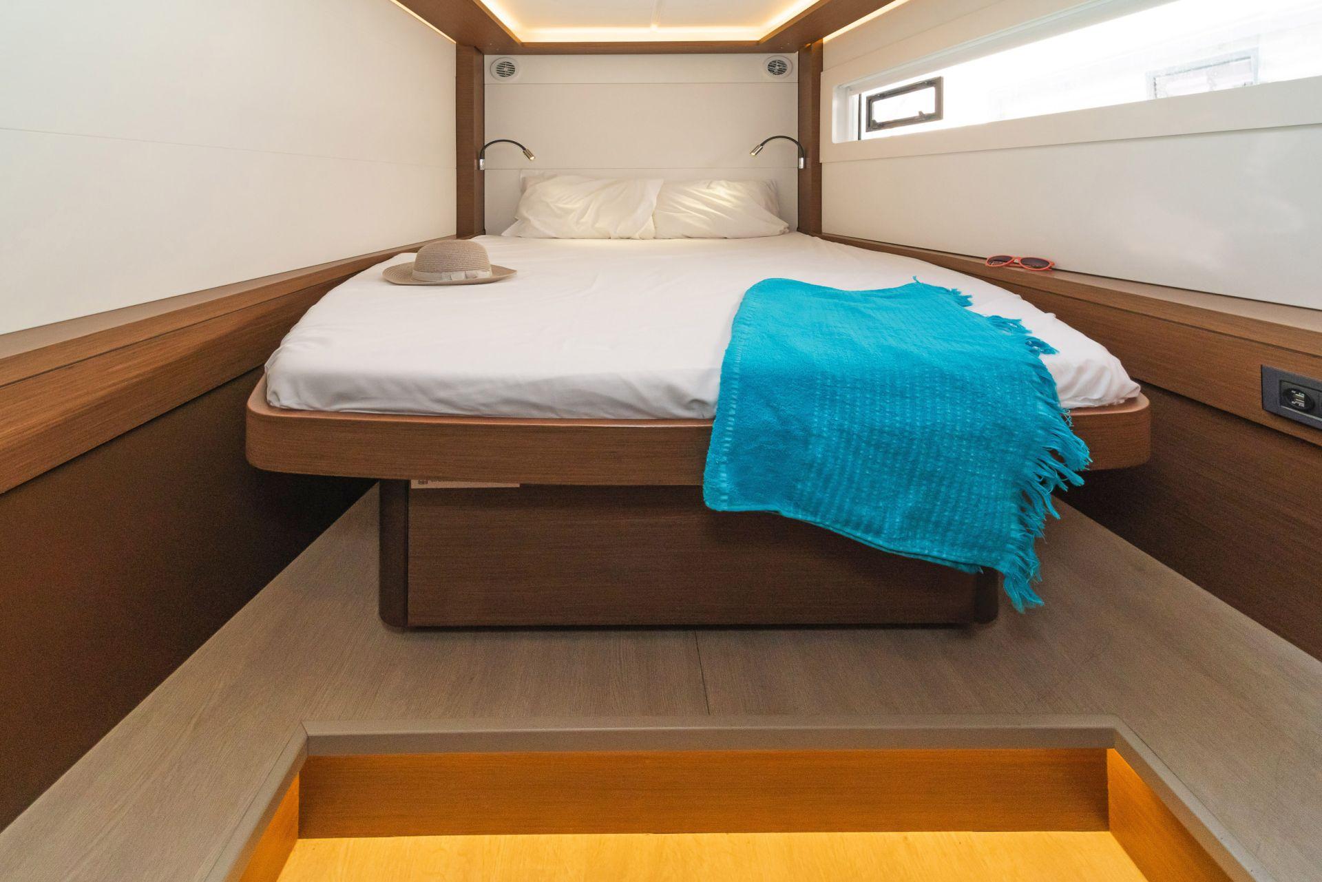 Lagoon 46 - 4 + 2 cab., picture 3