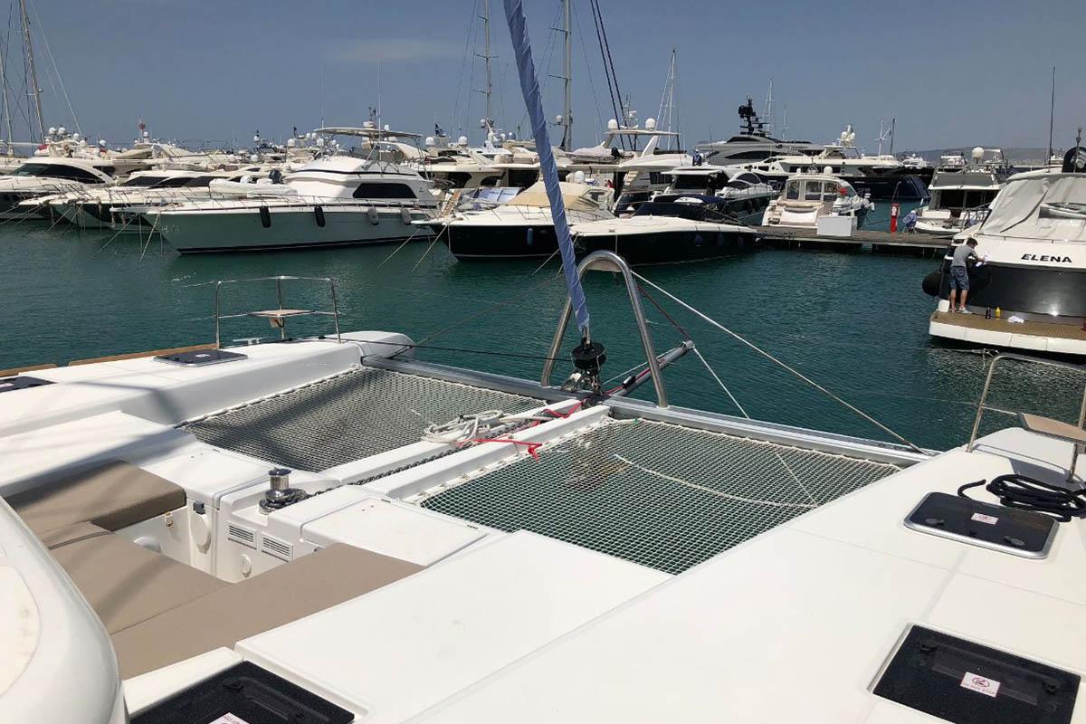 Lagoon 52 F - 6 + 2 cab., picture 4