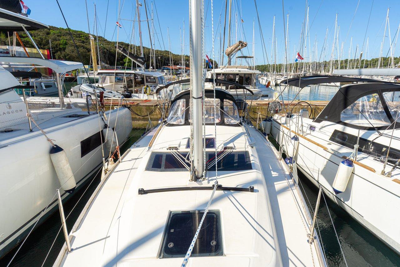 Dufour 360 GL - 3 cab., picture 5