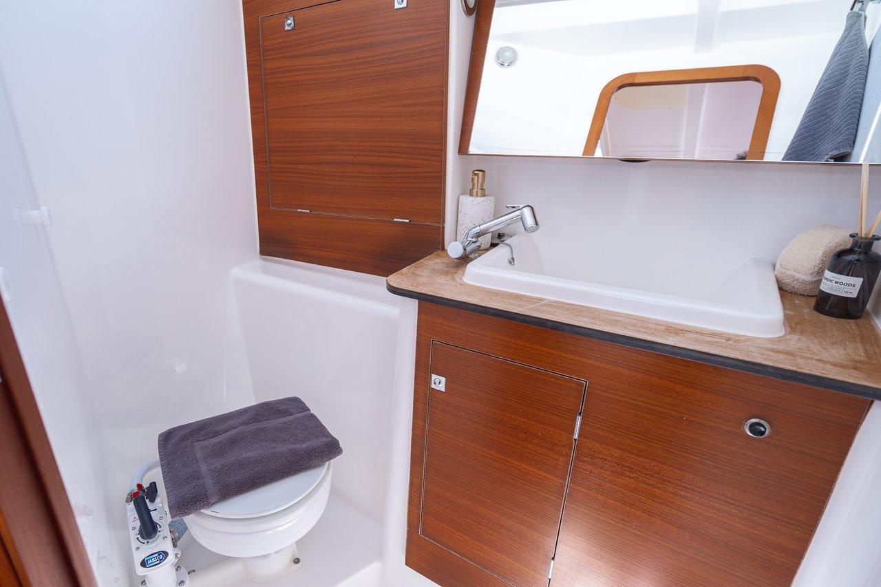 Dufour 382 GL, picture 17