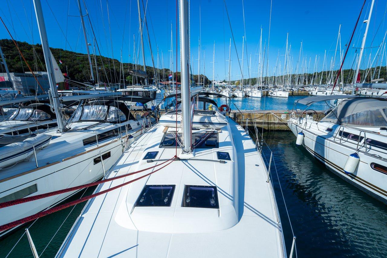 Dufour 460 GL, picture 6