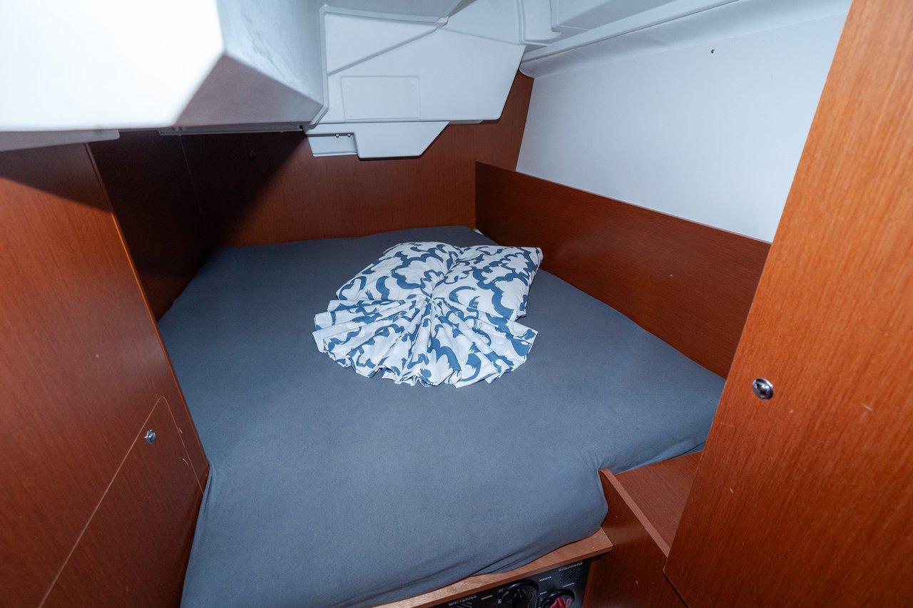 Oceanis 38.1, picture 9