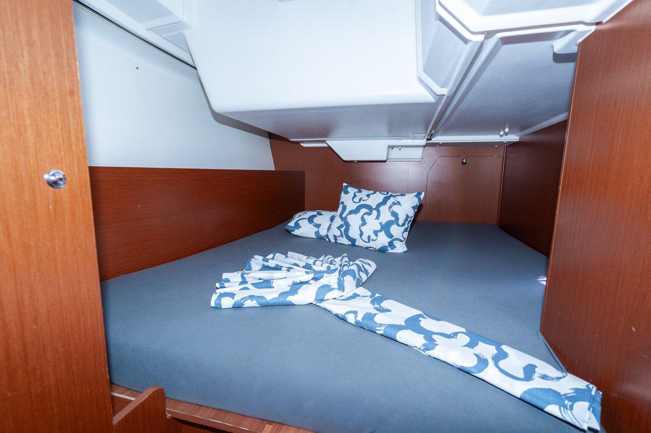 Oceanis 38.1, picture 8