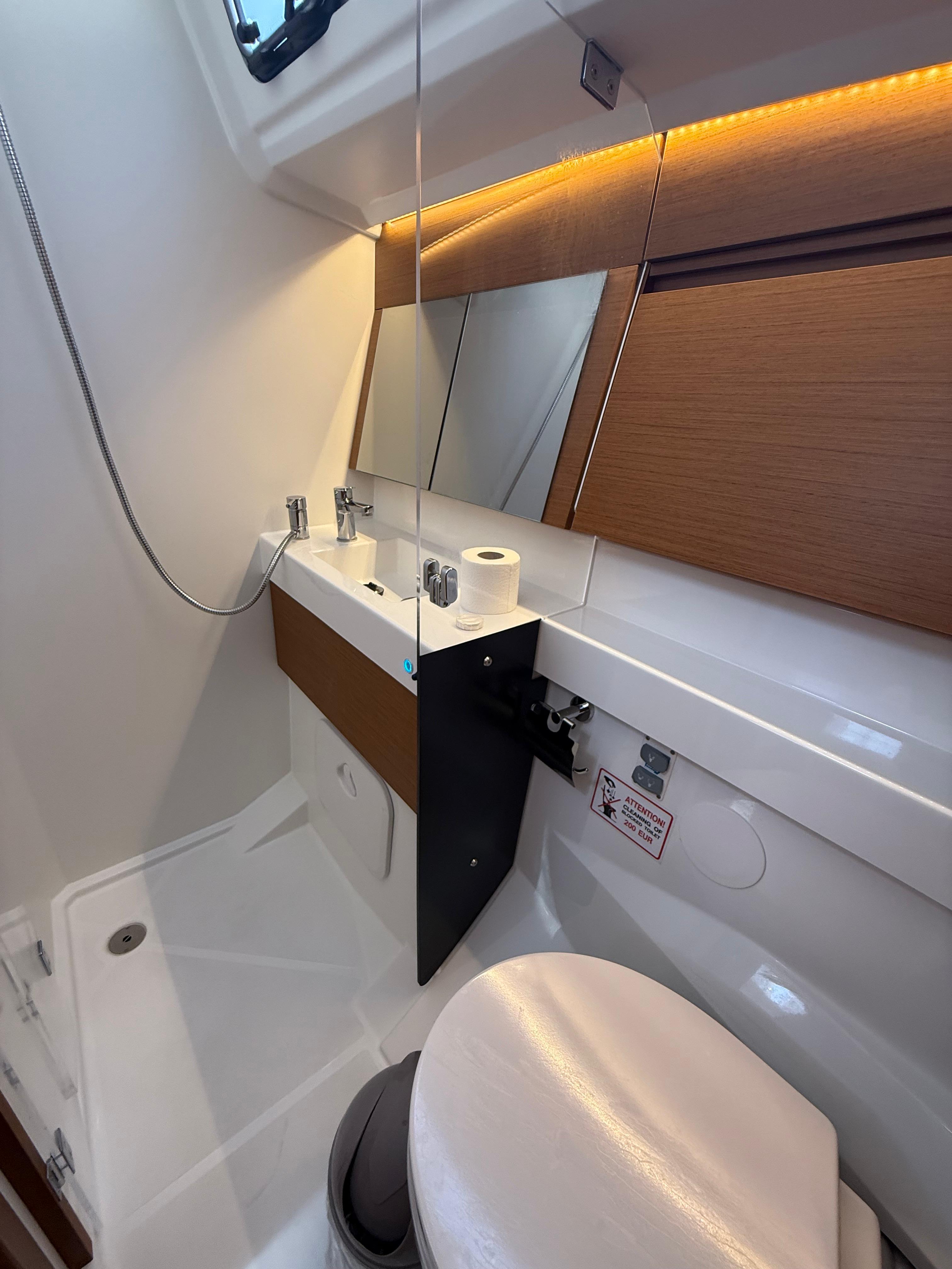 Sun Odyssey 410 - 3 cab., picture 12