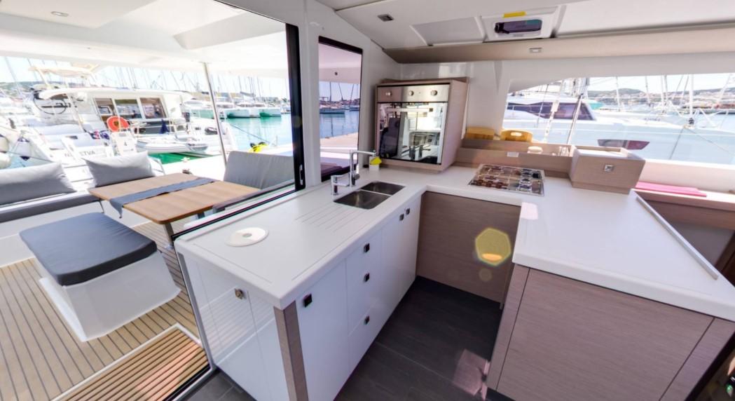 Fountaine Pajot Astrea 42 - 4 + 2 cab., picture 11