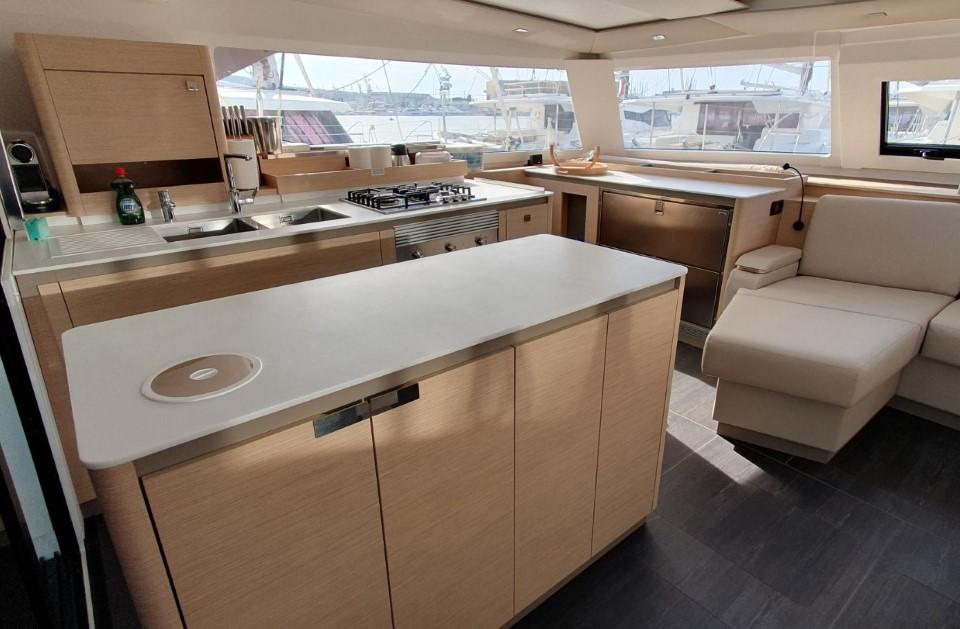 Fountaine Pajot Aura 51, picture 7