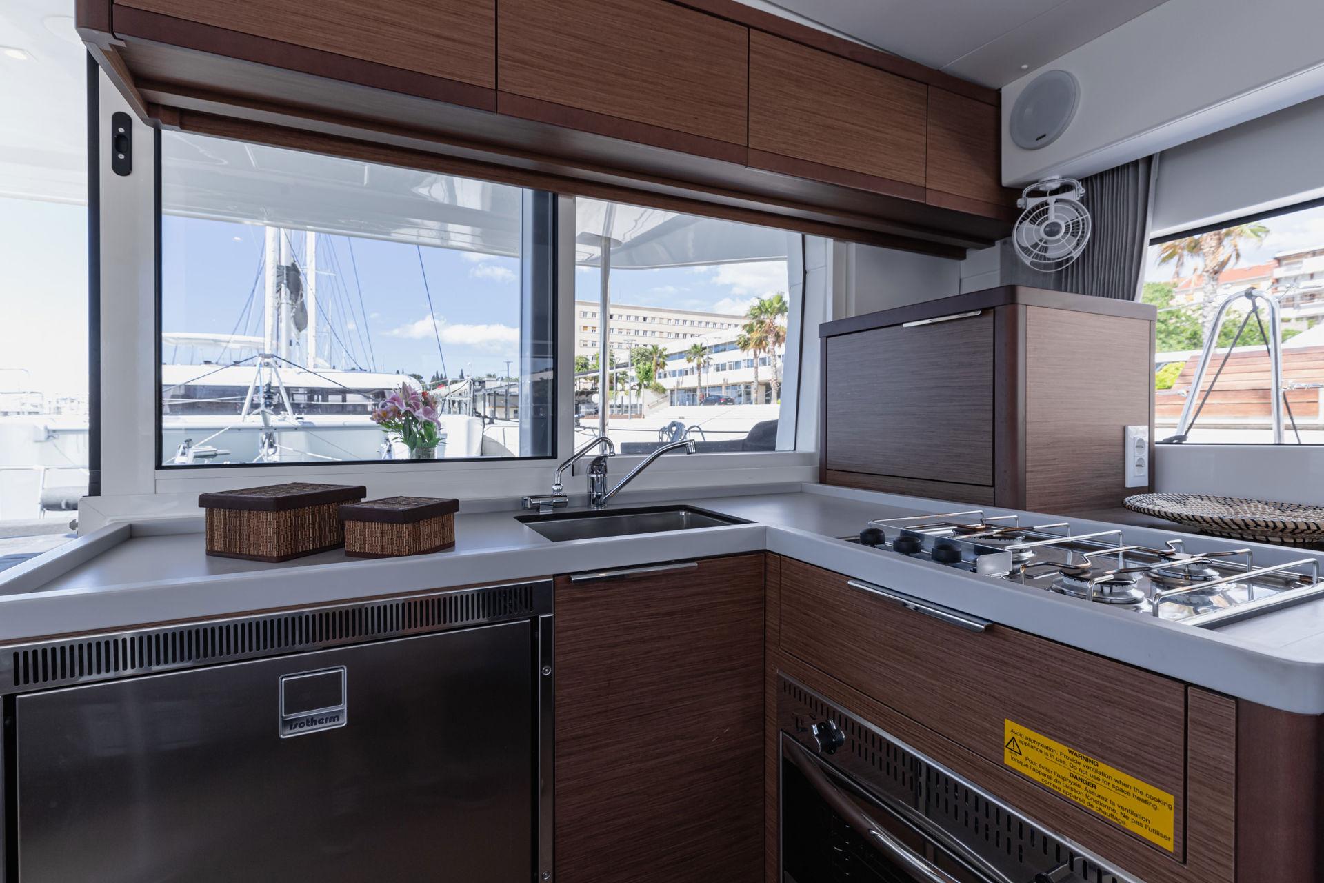 Lagoon 40 - 4 + 2 cab, picture 16