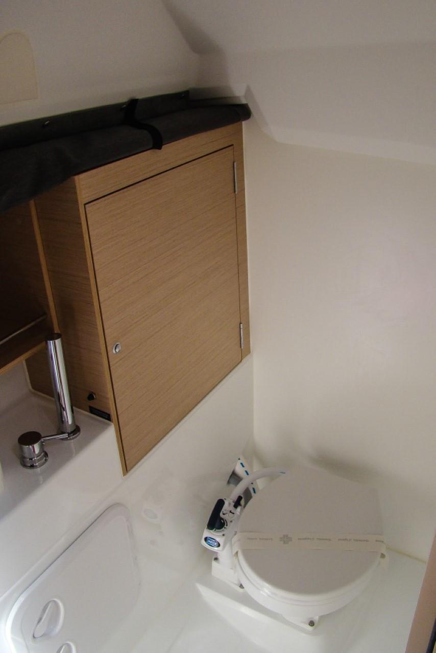 Oceanis 30.1, picture 14