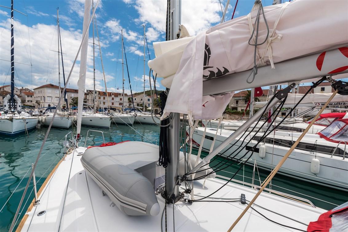 Oceanis 35.1, picture 3