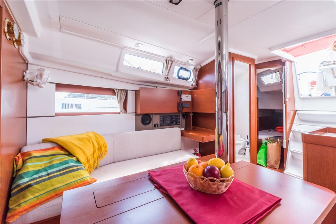 Oceanis 35.1, picture 9