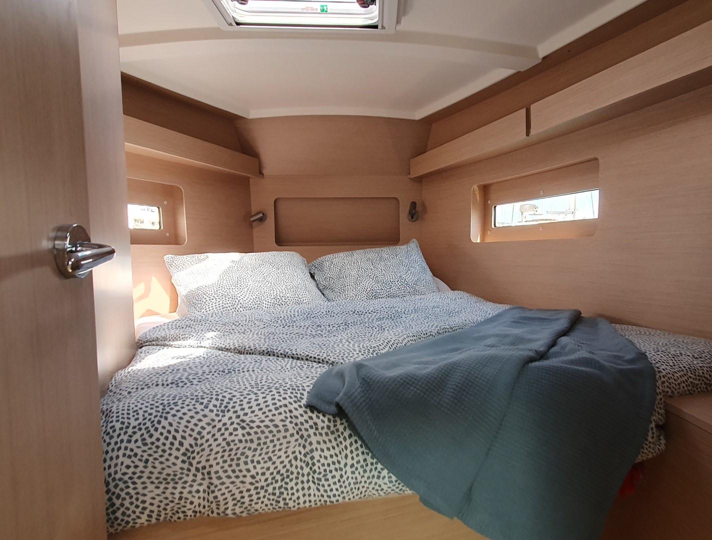 Oceanis 37.1, picture 16