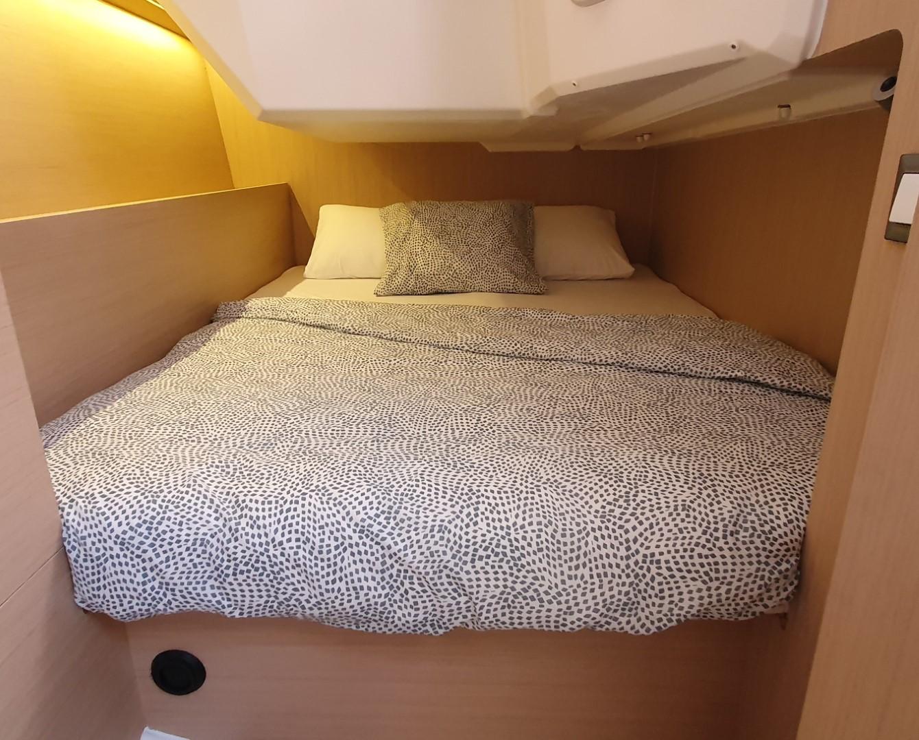 Oceanis 37.1, picture 17