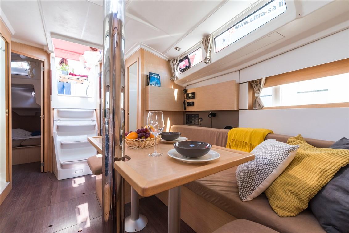 Oceanis 38 - 3 cab., picture 16