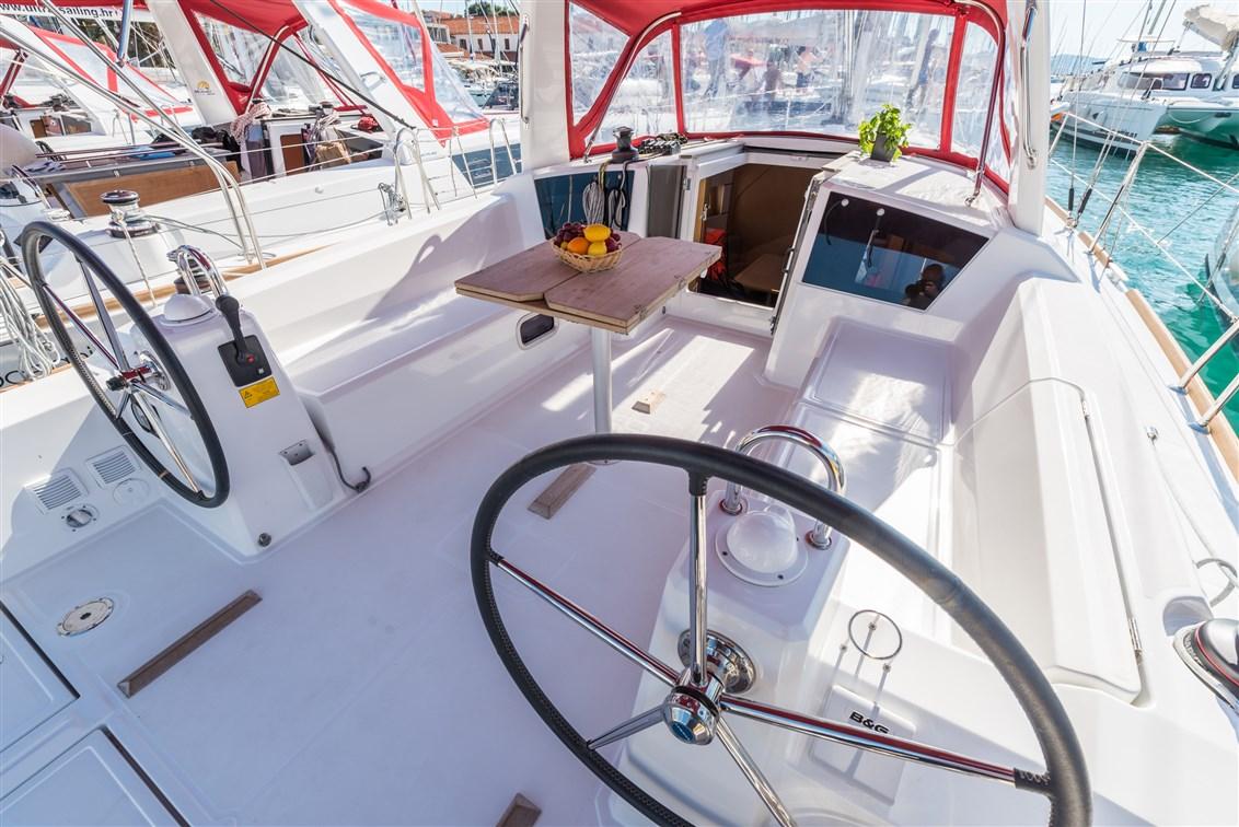 Oceanis 38 - 3 cab., picture 5