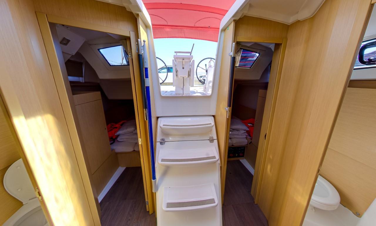 Oceanis 38.1, picture 4