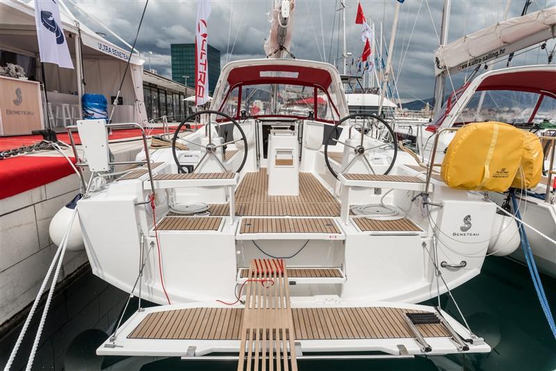 Oceanis 38.1, picture 1