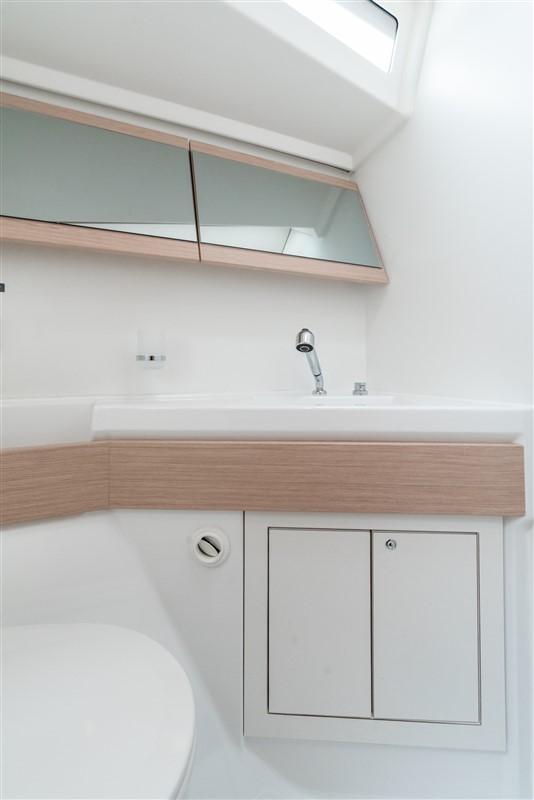 Oceanis 38.1, picture 15