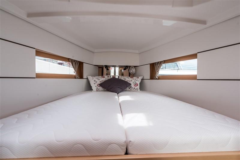 Oceanis 38.1, picture 11