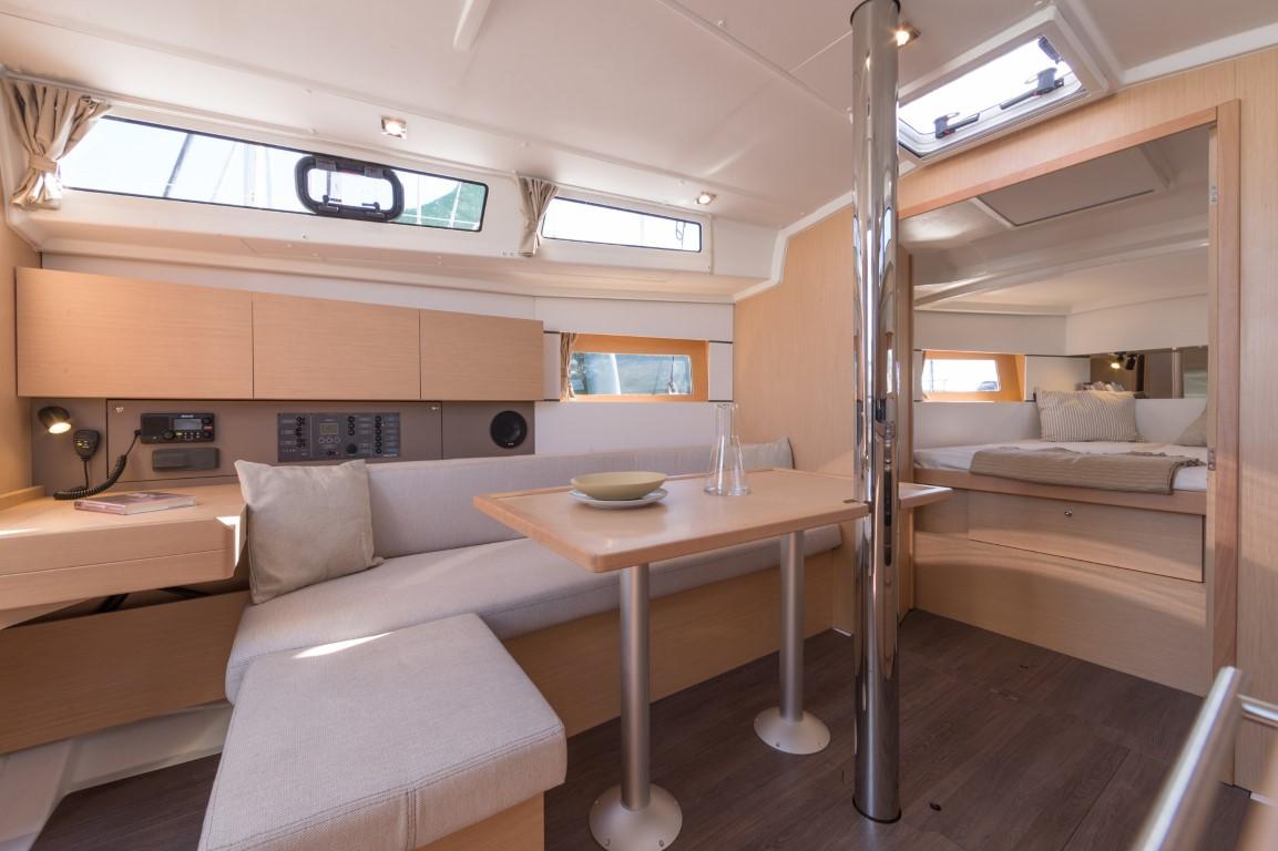 Oceanis 38.1, picture 5