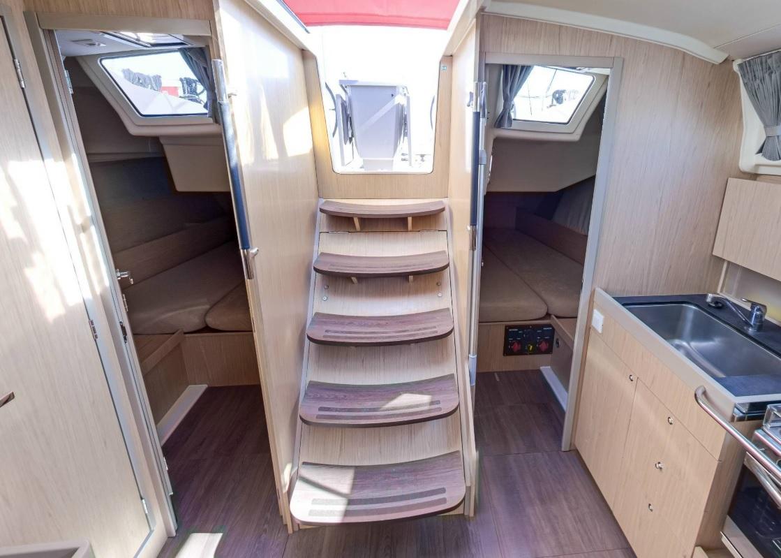 Oceanis 41.1, picture 10